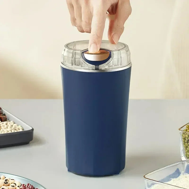 A small and powerful spice/coffee/legume grinder for the perfect green kitchen