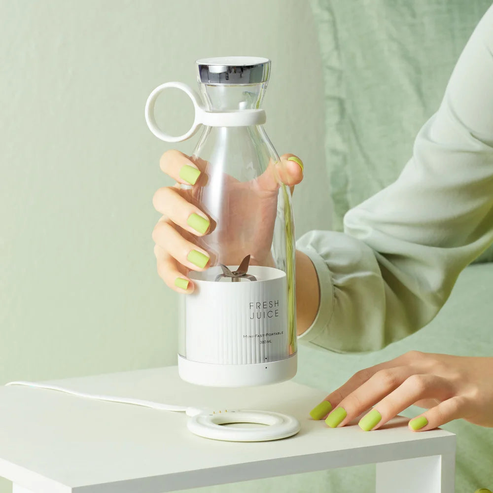Compact Portable Juicer with USB Charging